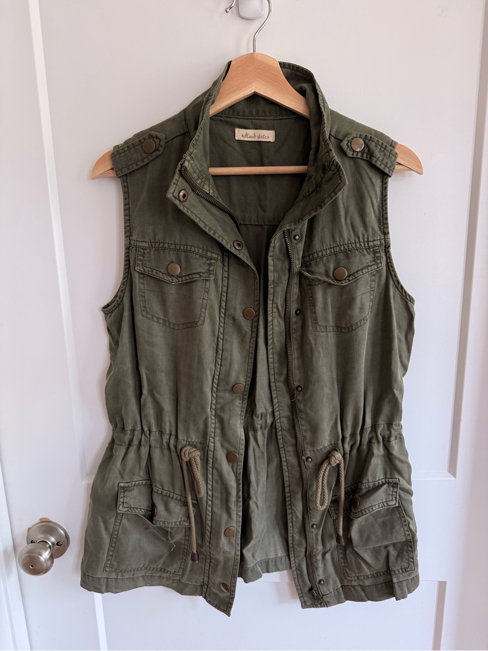 Altered State Utility Sleeveless Vest Jacket - Olive